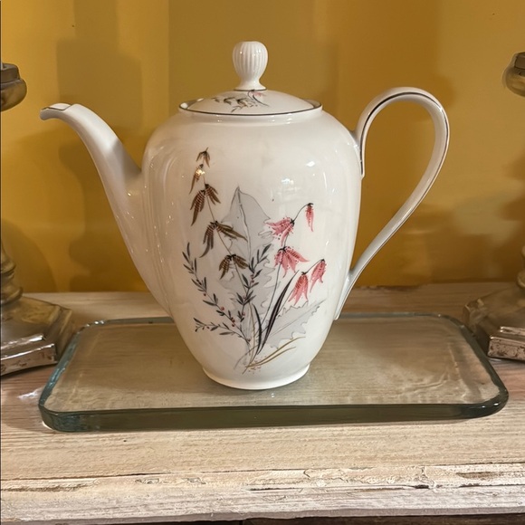 Other - Elegant Floral Teapot